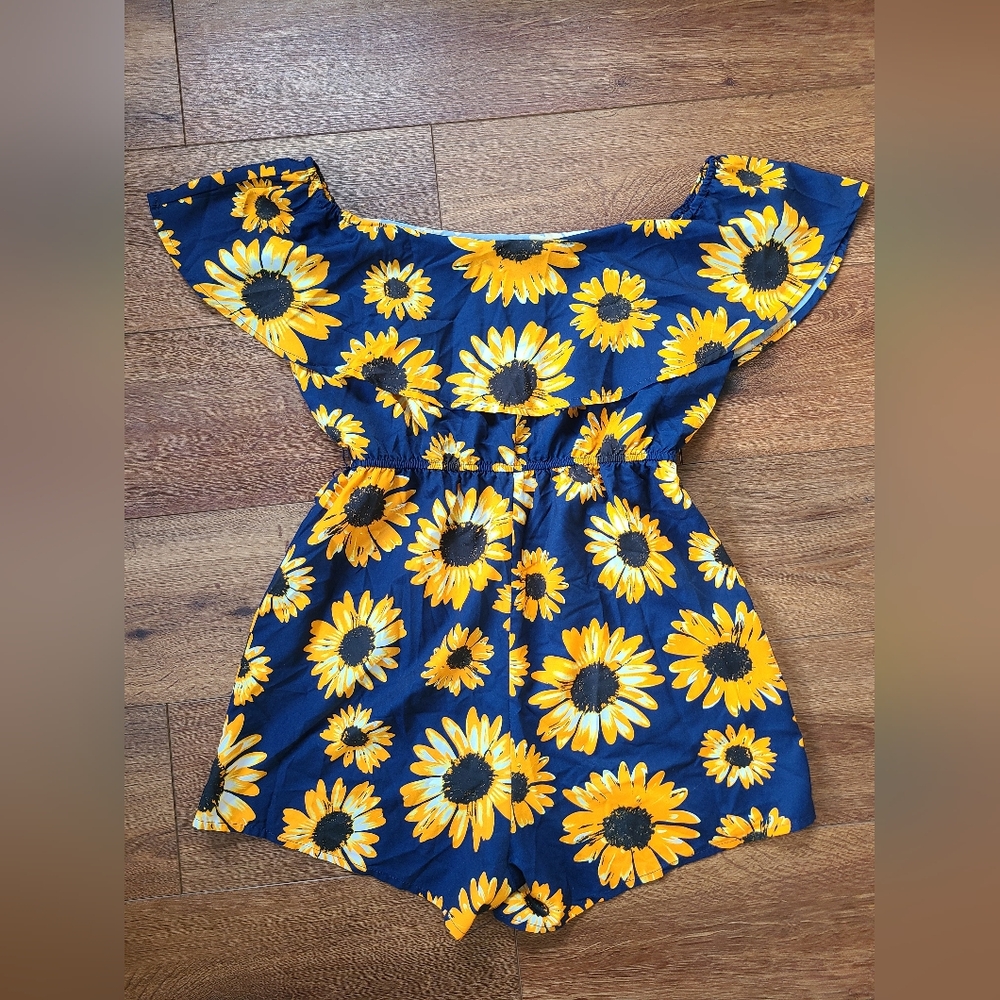 Shein Navy Blue & Sunflower romper sz M